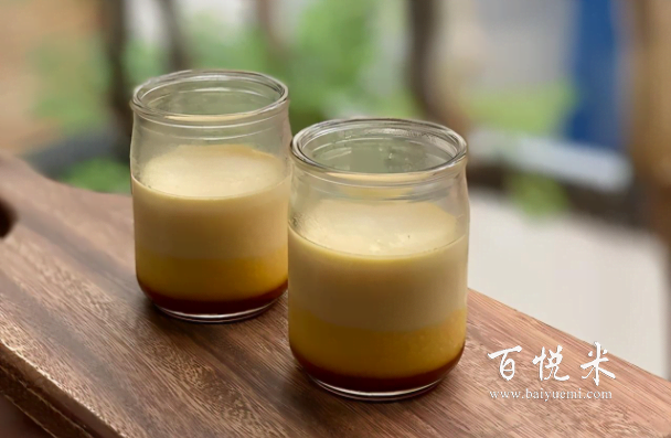 新鮮綿密的南瓜搭配朗姆酒，南瓜布丁口味清爽層次豐富